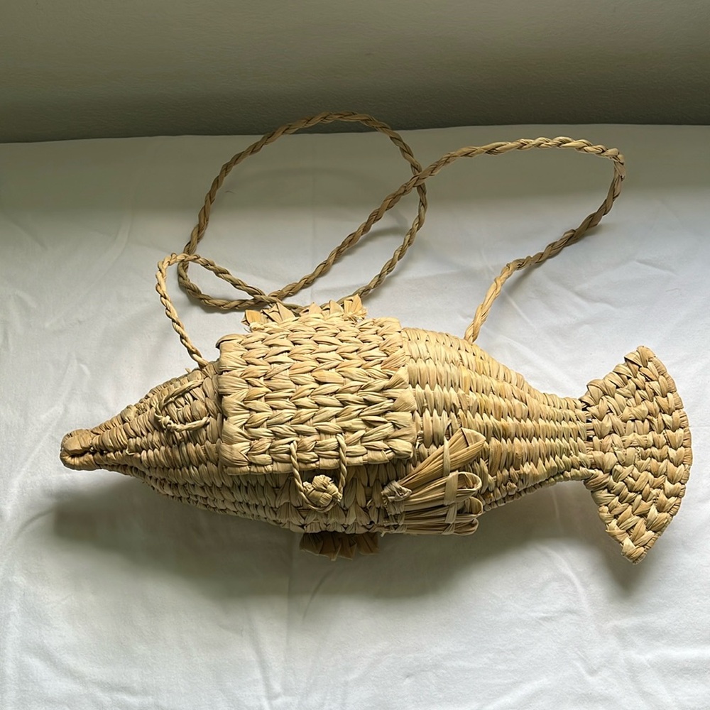 Mexican straw fish shoulder bag 🐠